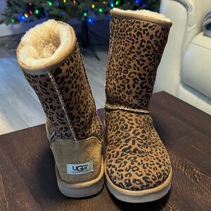 UGG Tan and Black Animal Print Boots. Good condition. Size, USA 9, UK 7.5, EU 40